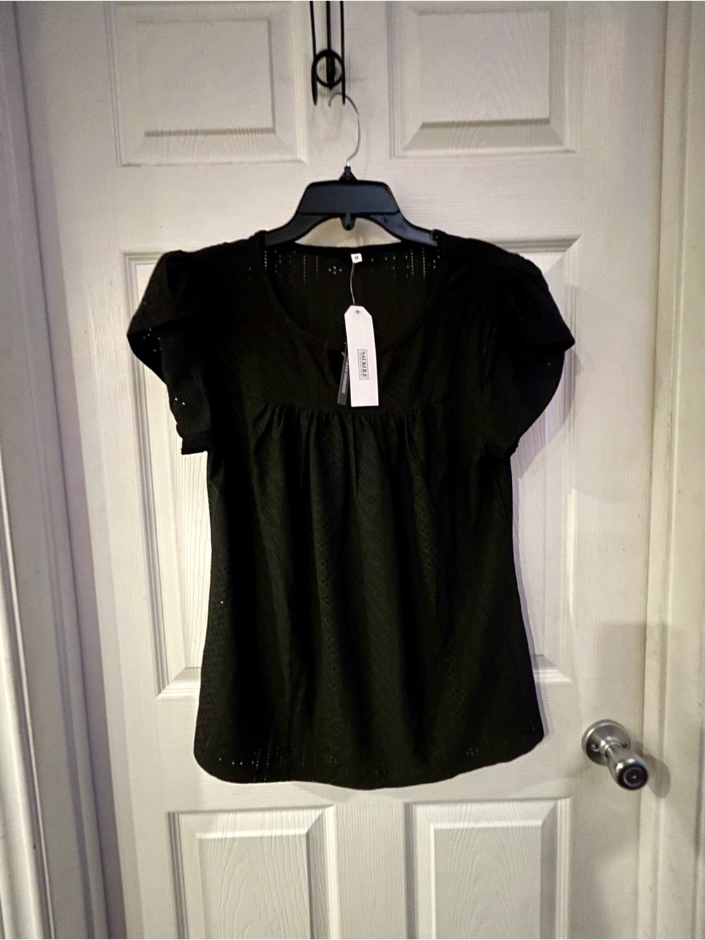 BNWT - Women's Black Eyelet Short-Sleeve Top - Unbranded
